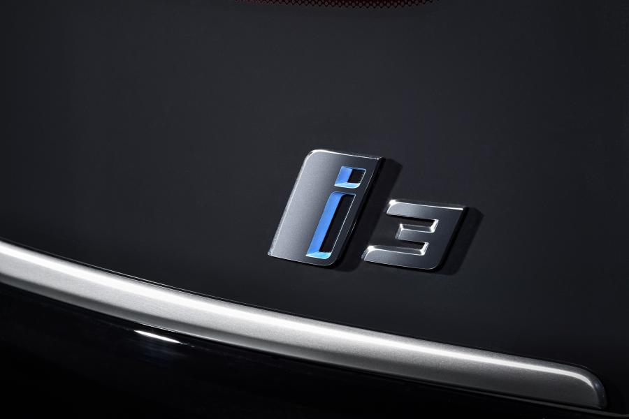 Логотип BMW i3 (I01) 2018 года  (WW) (фото 42 из 81)